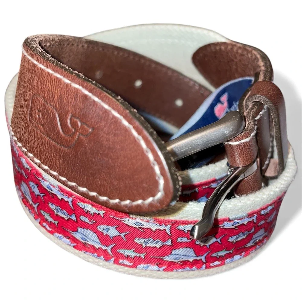 Vineyard Vines  Shep & Ian 34 red fish print‎ on silk cotton canvas brass buckle